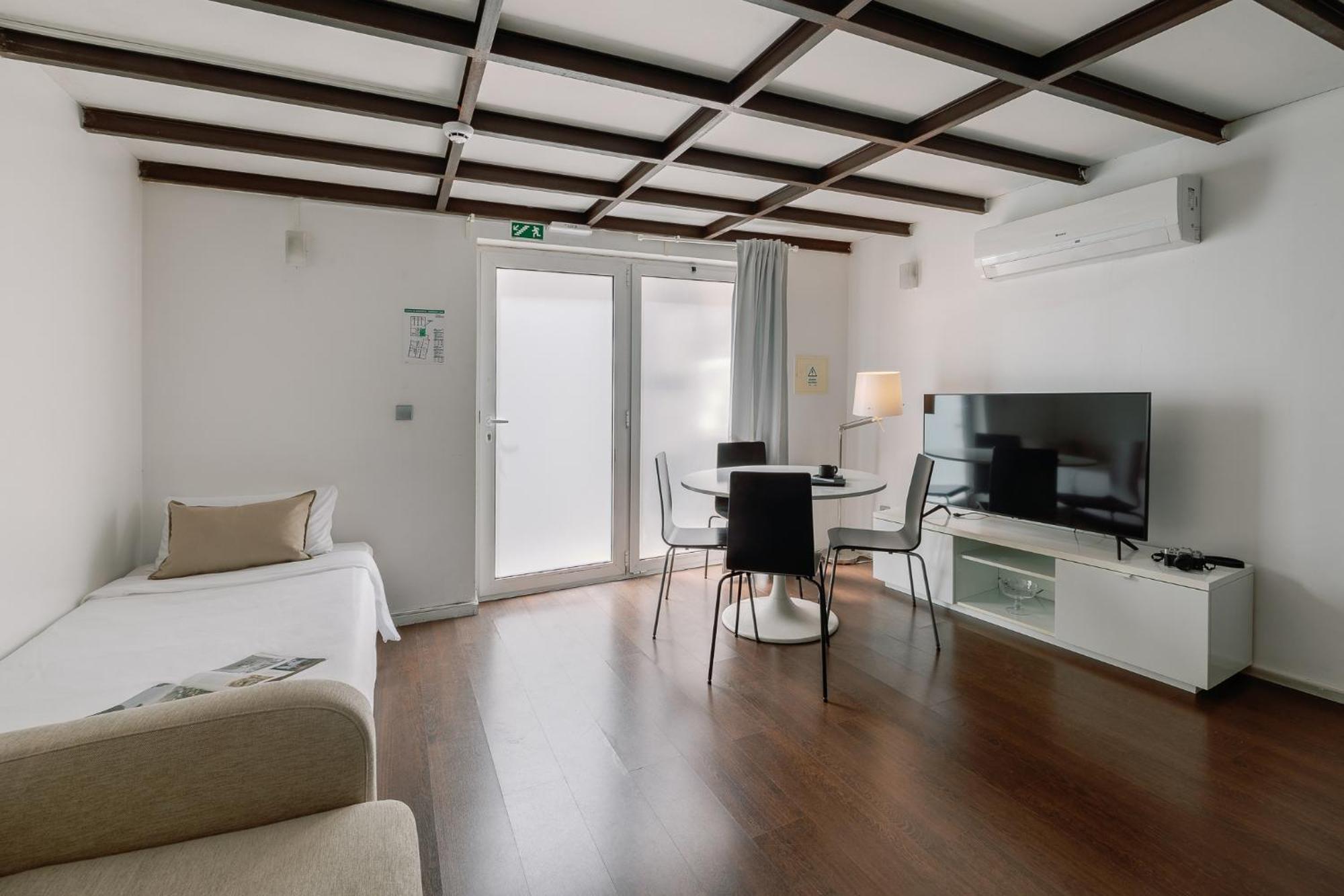 Fine Arts Studios By Olala Homes ポルト エクステリア 写真